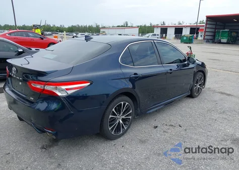 2020 Toyota Camry Se z USA, uszkodzony, nr VIN 4T1G11AK8LU983844